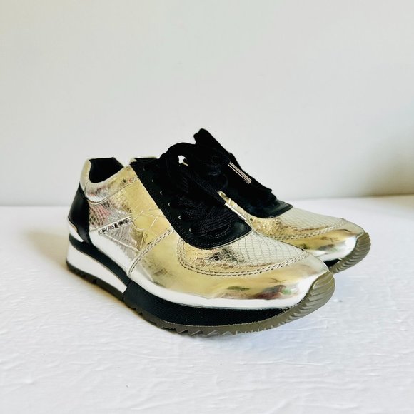 LIKE NEW MICHAEL KORS SILVER METALLIC LEATHER ANIMAL SKIN EMBOSSED SNEAKERS - Picture 1 of 12